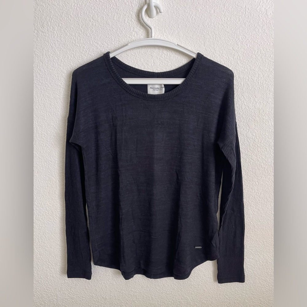 💃 ABERCROMBIE & FITCH Soft and Cozy Crewneck Long Sleeve Sweater Size S